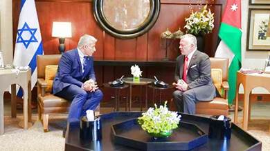 في أول لقاء.. ملك الأردن يبحث مع رئيس وزراء إسرائيل أفق السلام